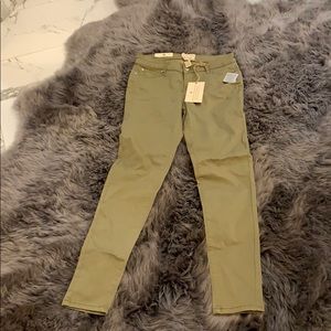 Altered State olive green skinny jeans- NWT sz 28
